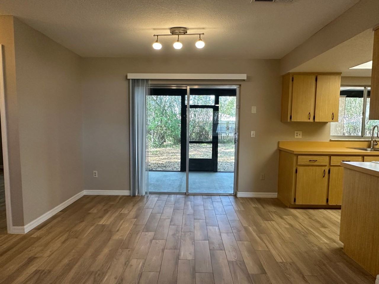 2526 Poet Ln - Photo 6 of 26