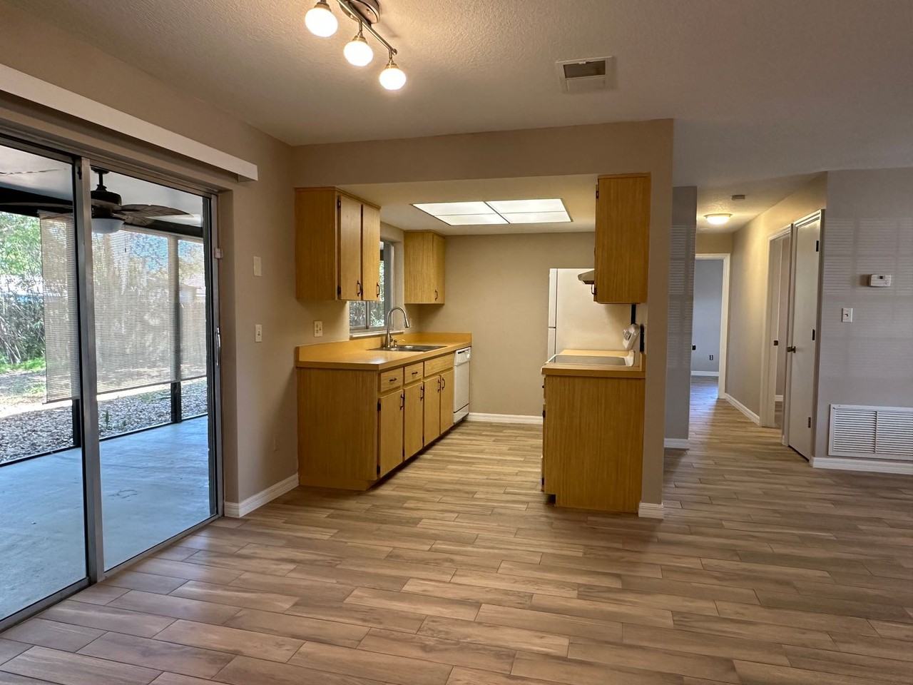 2526 Poet Ln - Photo 7 of 26