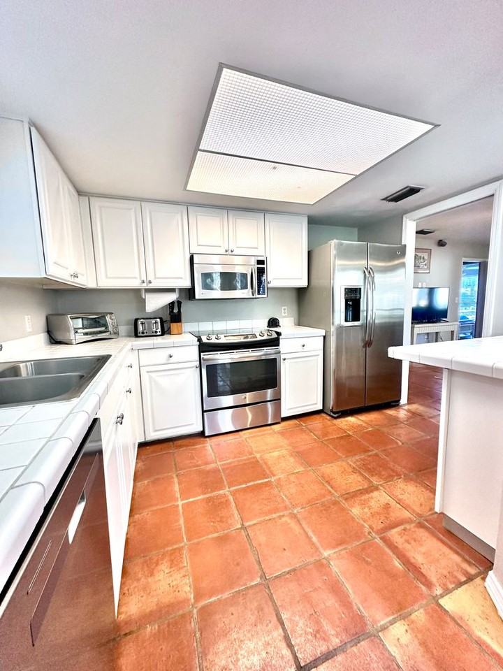 192 Eagle Dr - Photo 3 of 17