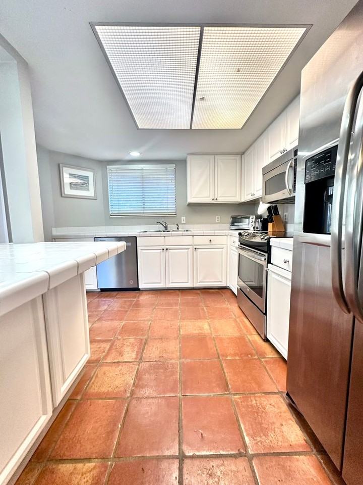 192 Eagle Dr - Photo 4 of 17