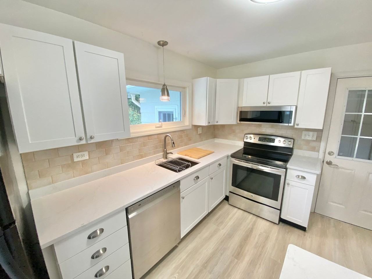 28 Alder Ln - Photo 2 of 34
