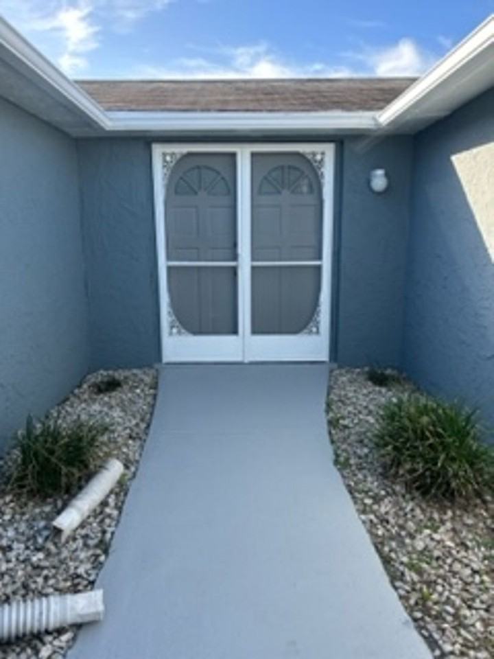 6100 Seabreeze Drive - Photo 2 of 29