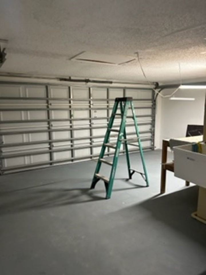 6100 Seabreeze Drive - Photo 3 of 29