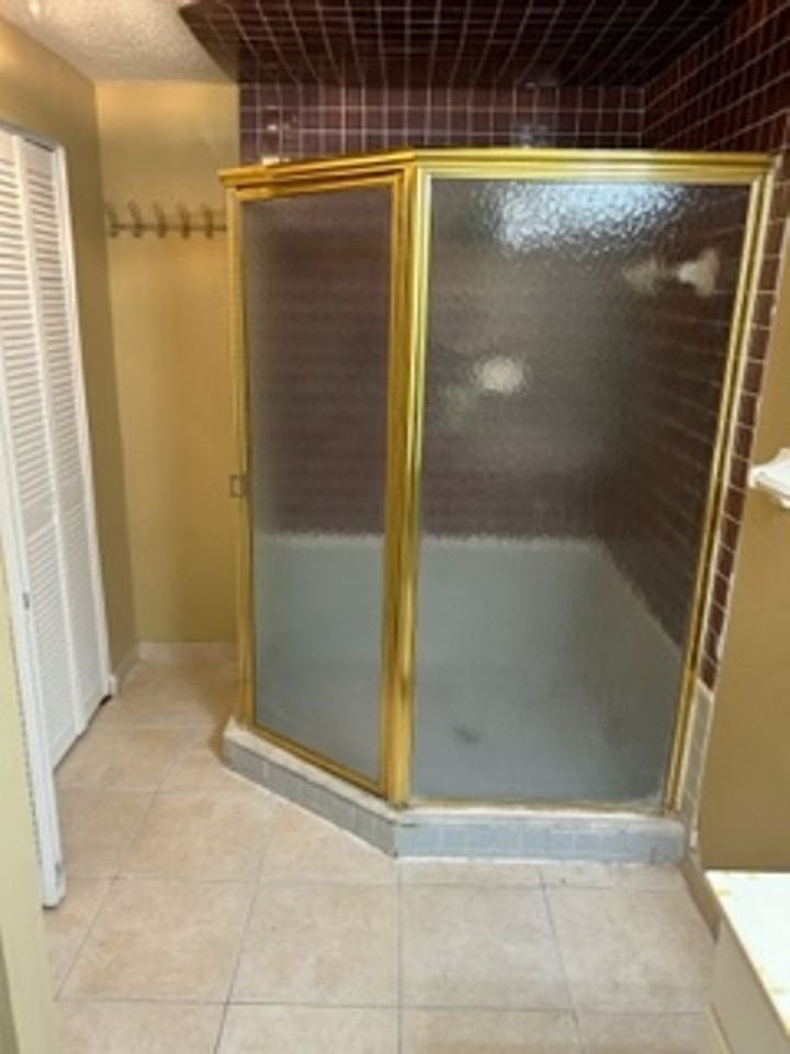 6100 Seabreeze Drive - Photo 6 of 29