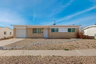 717 Grace St Ne - Photo 1 of 1