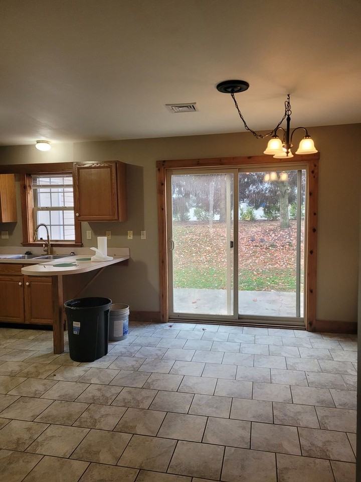 207 Spencer Ave - Photo 2 of 9
