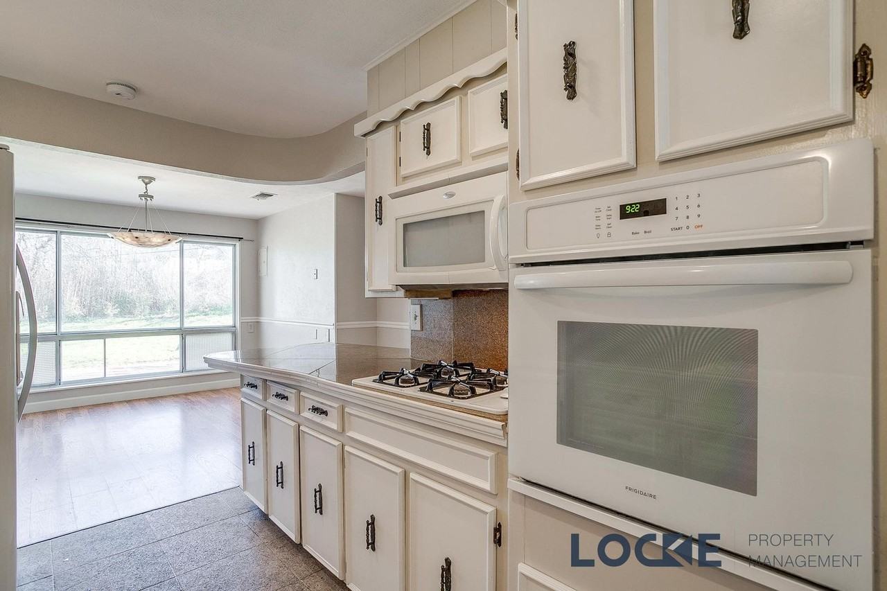 6216 Shadydell Dr - Photo 2 of 19