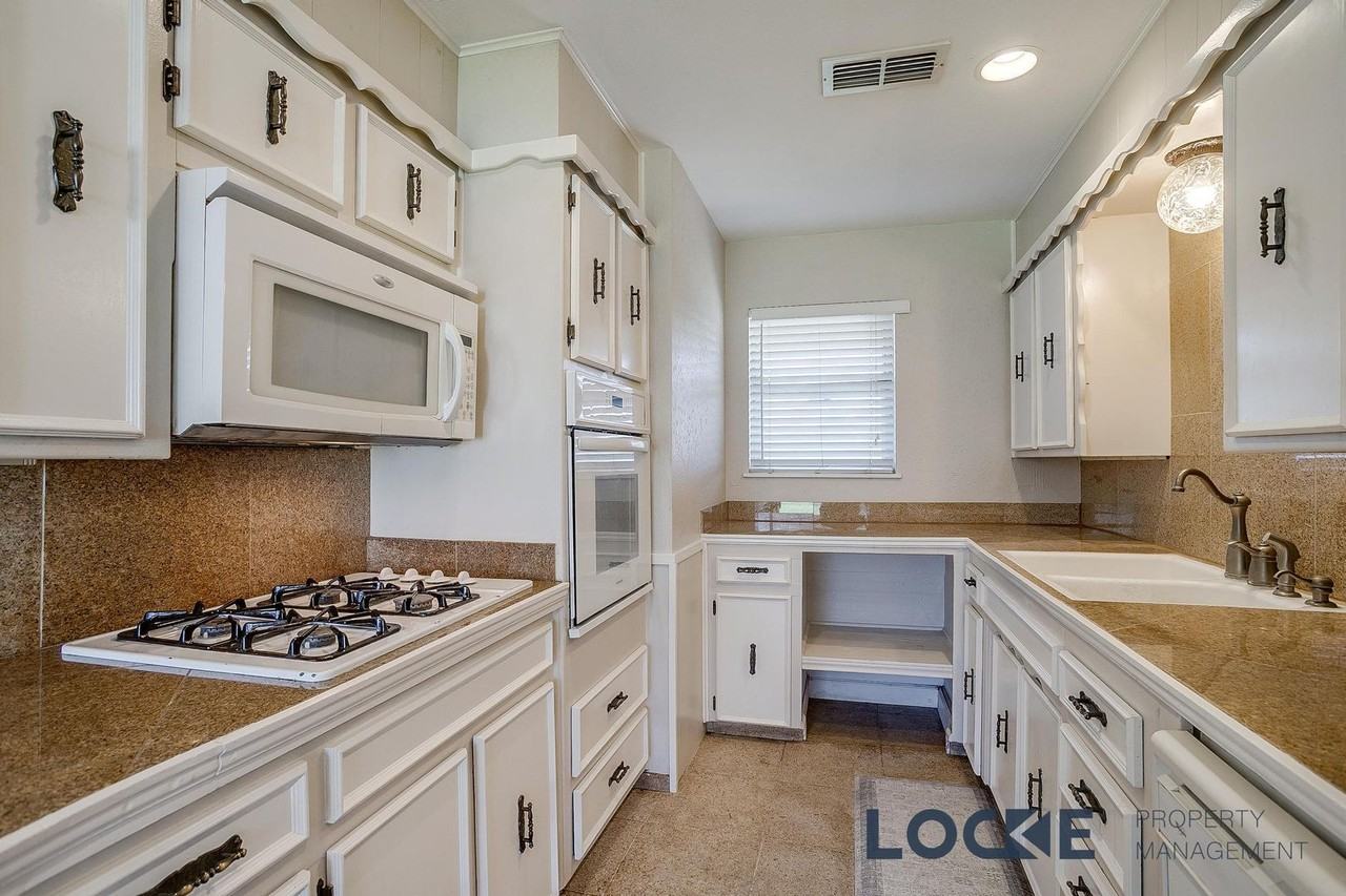 6216 Shadydell Dr - Photo 3 of 19