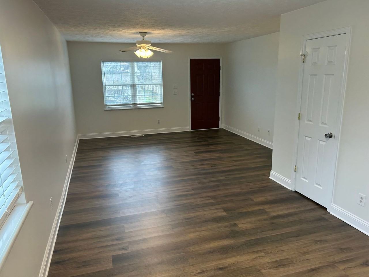 907 Mynders Ave - Photo 2 of 19