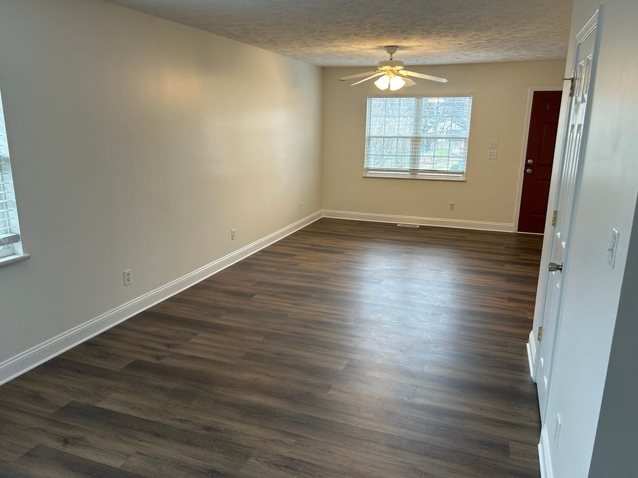 907 Mynders Ave - Photo 4 of 19