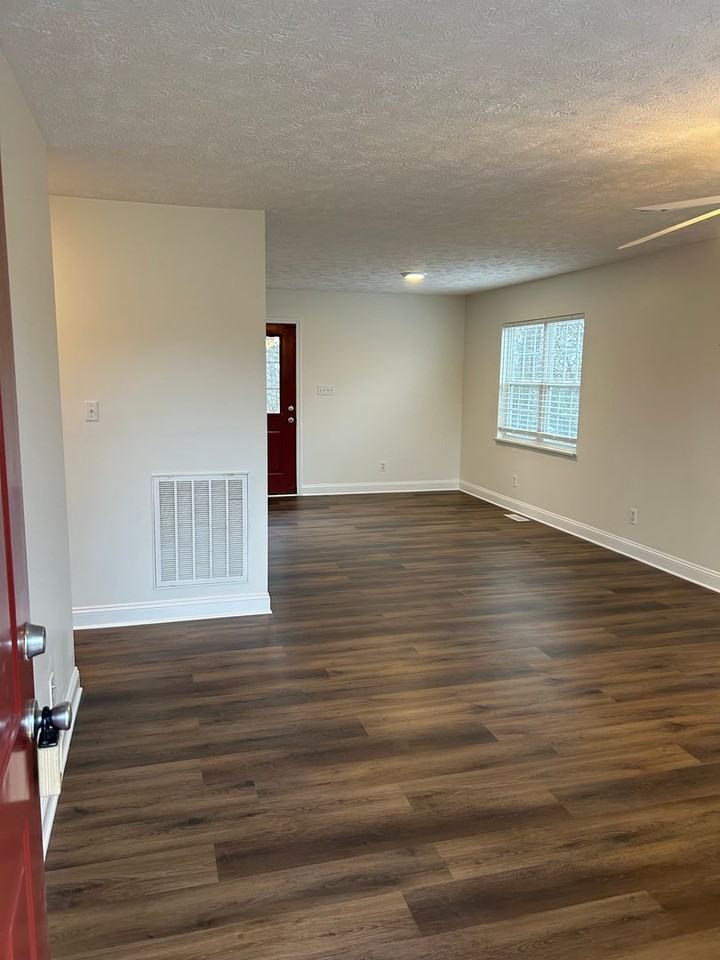 907 Mynders Ave - Photo 5 of 19