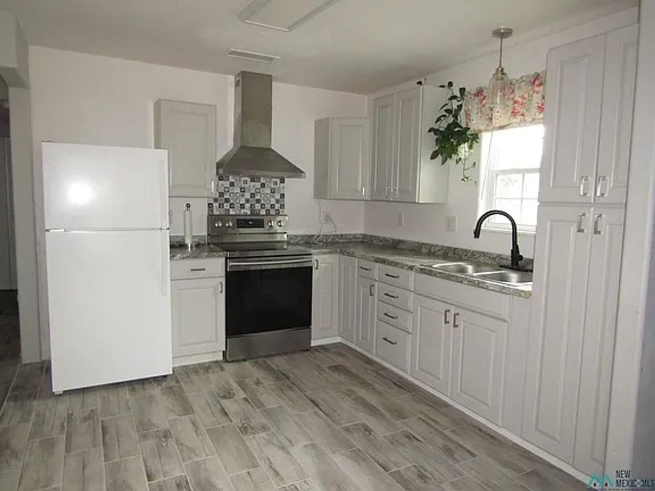 808 W Cannon Ave - Photo 2 of 12