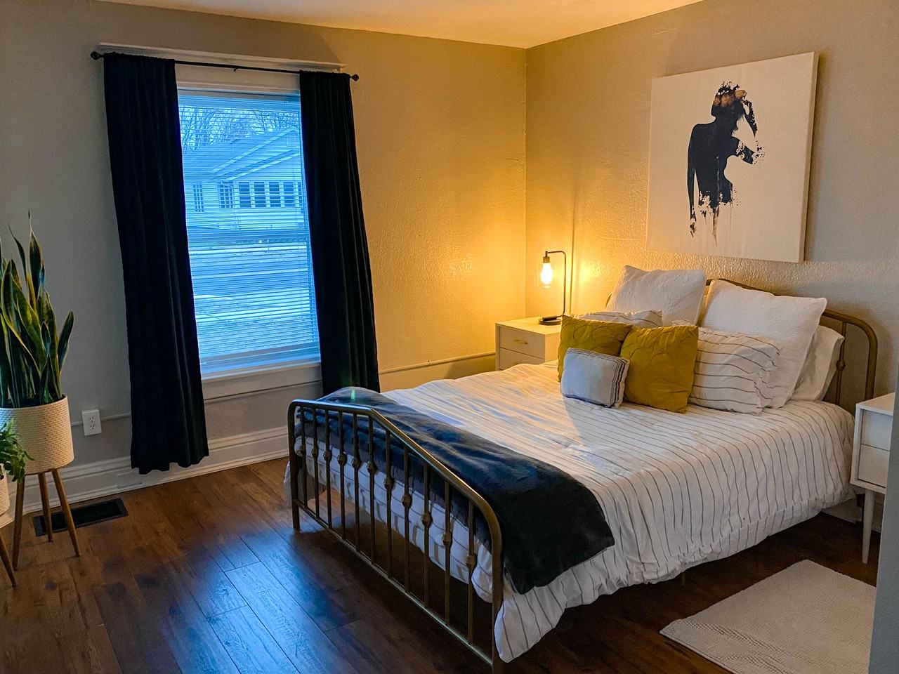 1142 Fulton Ave - Photo 5 of 28