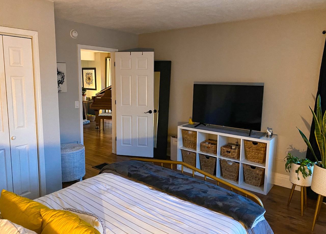 1142 Fulton Ave - Photo 7 of 28