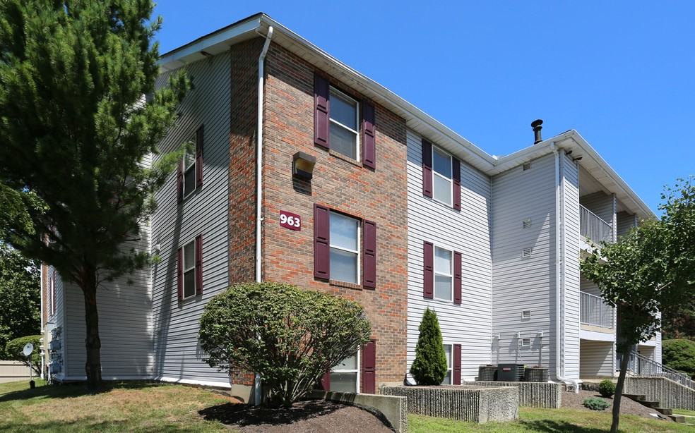 Wilmington Court - Photo 2 of 11