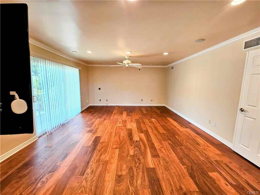 18521 Calle Vista Cir - Photo 2 of 8