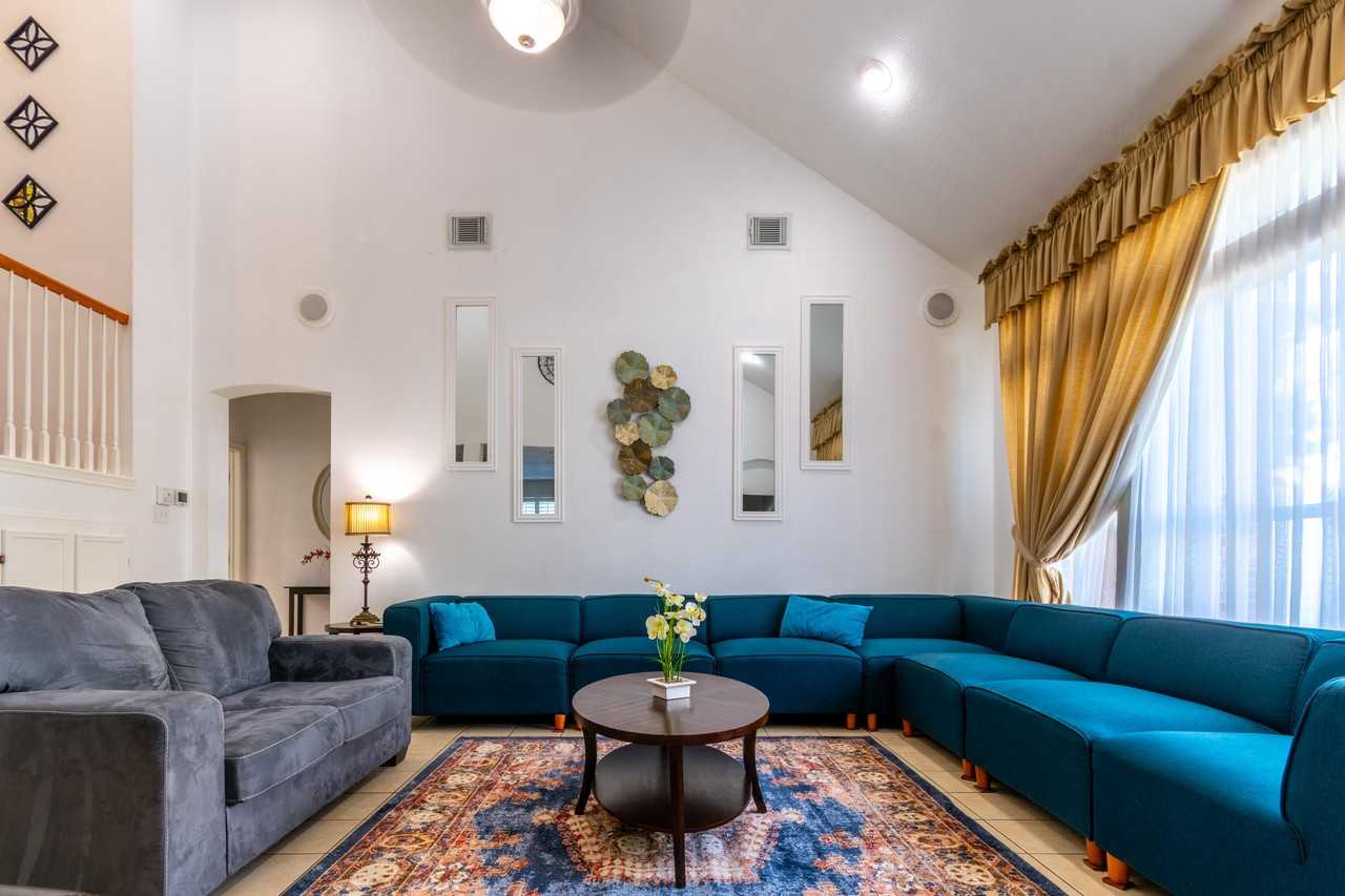 North Carroll Avenue - Photo 4 of 16