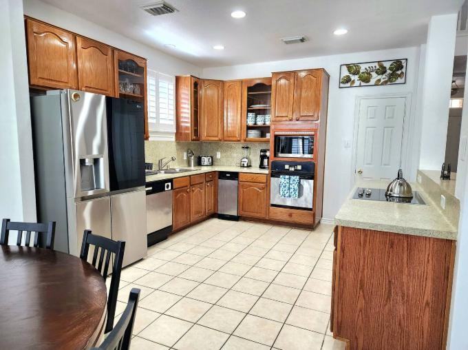 North Carroll Avenue - Photo 6 of 16