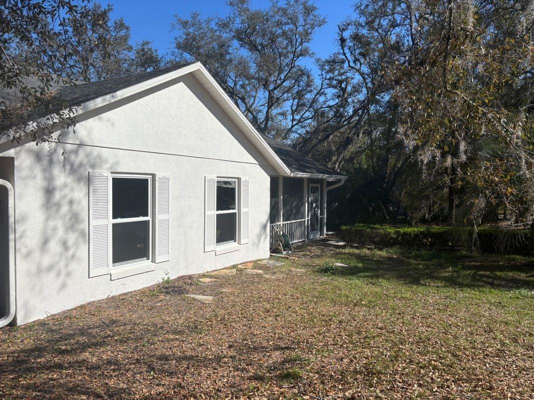 201 E Baker St - Photo 3 of 17