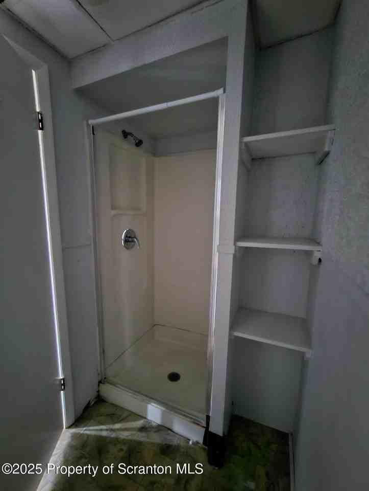 922 S Webster Ave - Photo 6 of 7