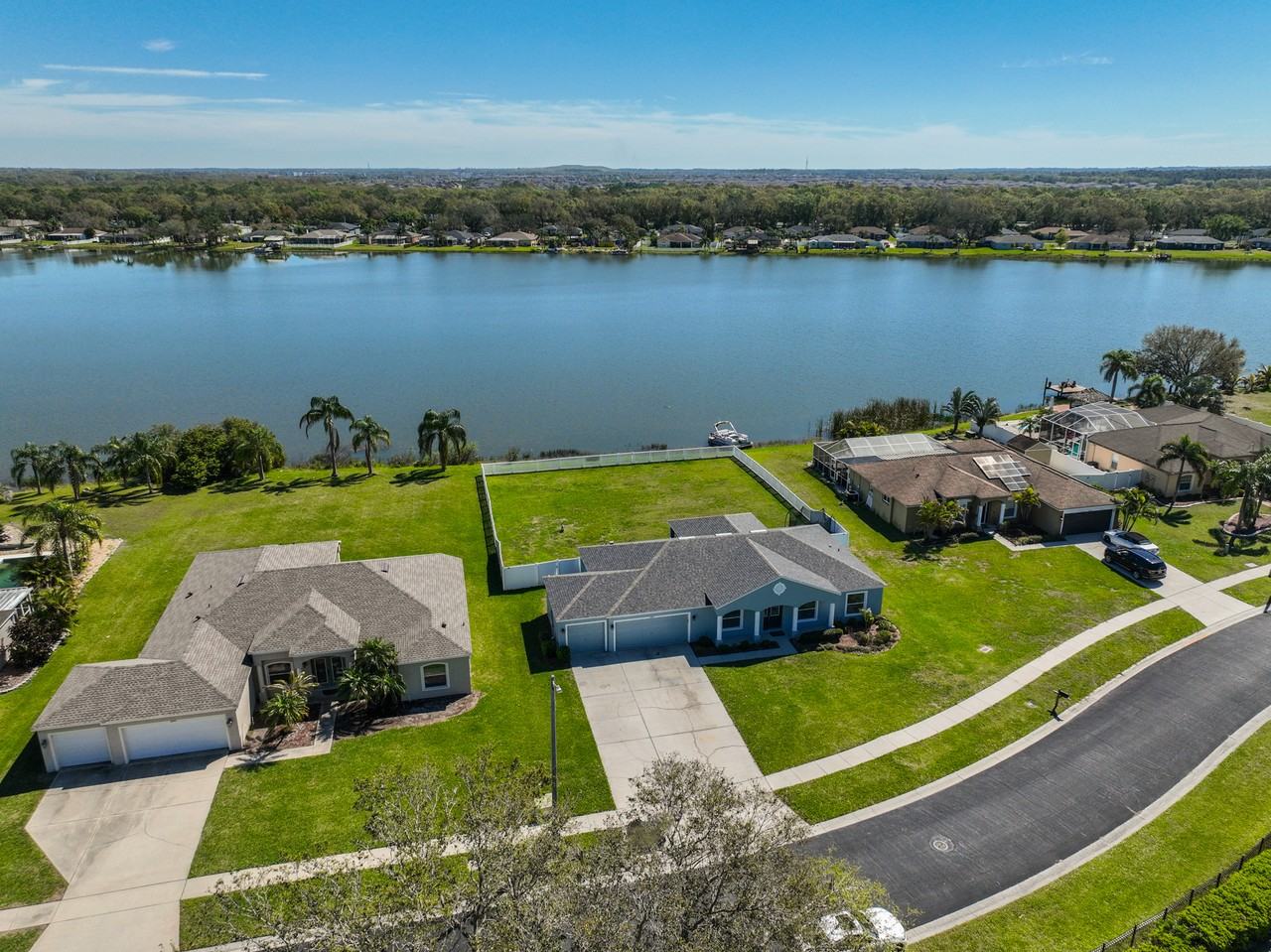 6447 Clair Shore Dr - Photo 2 of 39