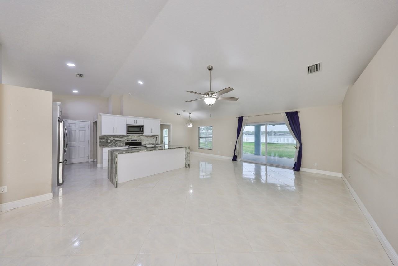 6447 Clair Shore Dr - Photo 3 of 39