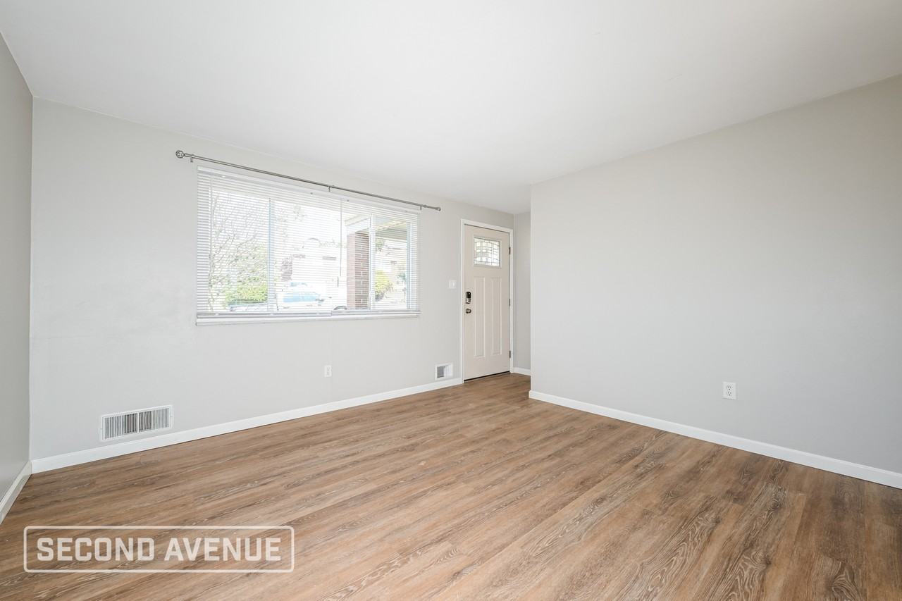 13500 Louise Dr - Photo 2 of 28