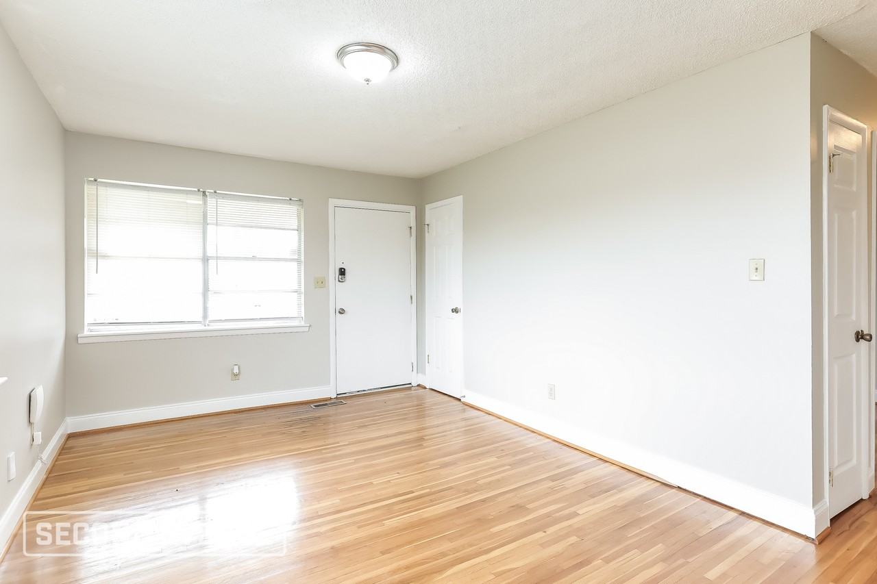 3721 Grasselli Ave Sw - Photo 4 of 31