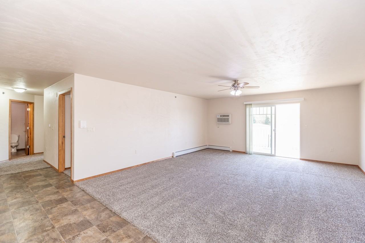 3415 Hilltop Way - Photo 7 of 18