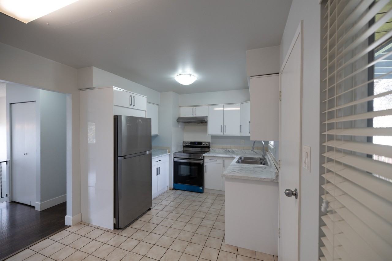 8306 111B Street - Photo 3 of 11