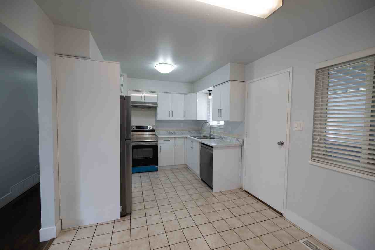 8306 111B Street - Photo 2 of 11