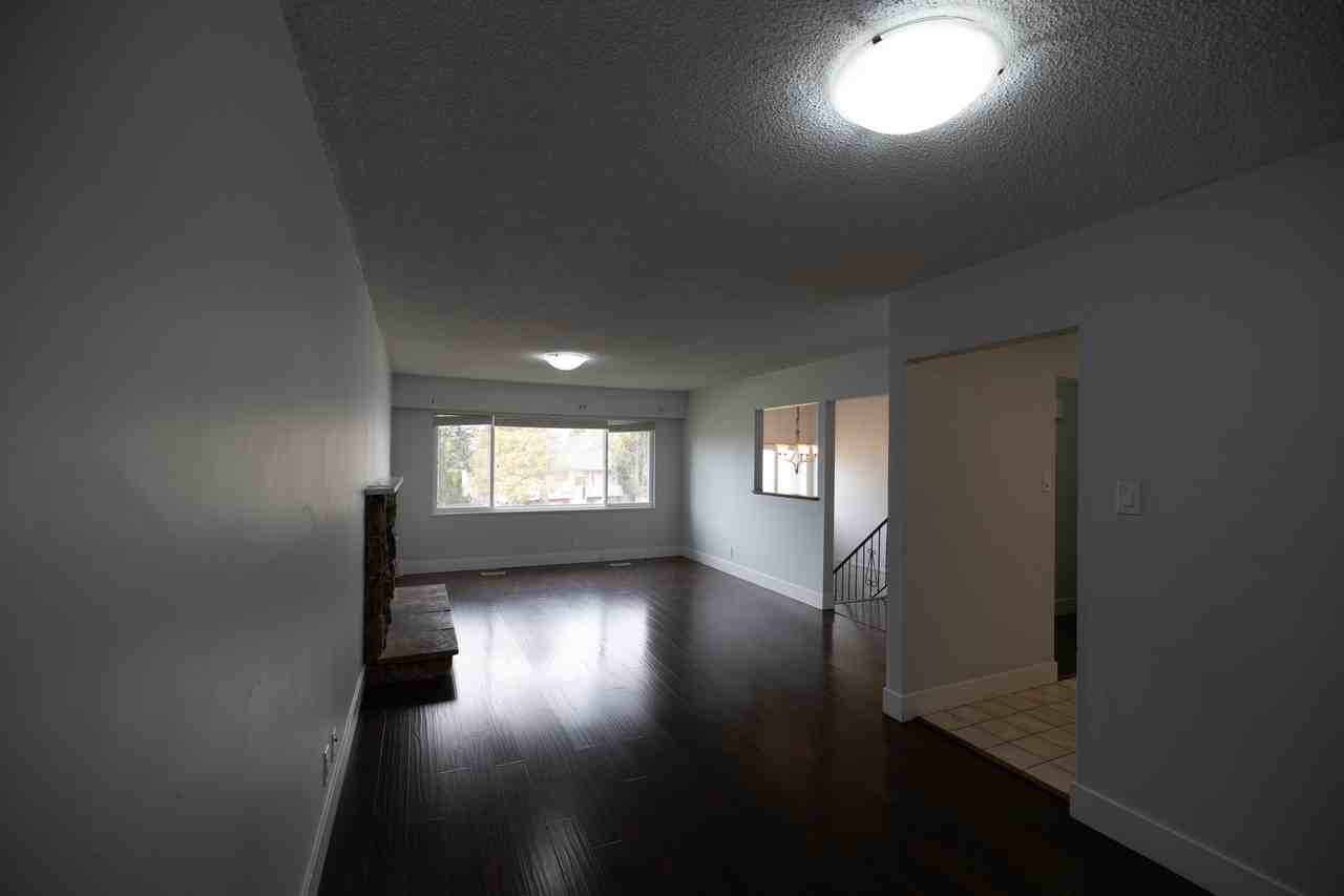 8306 111B Street - Photo 5 of 11