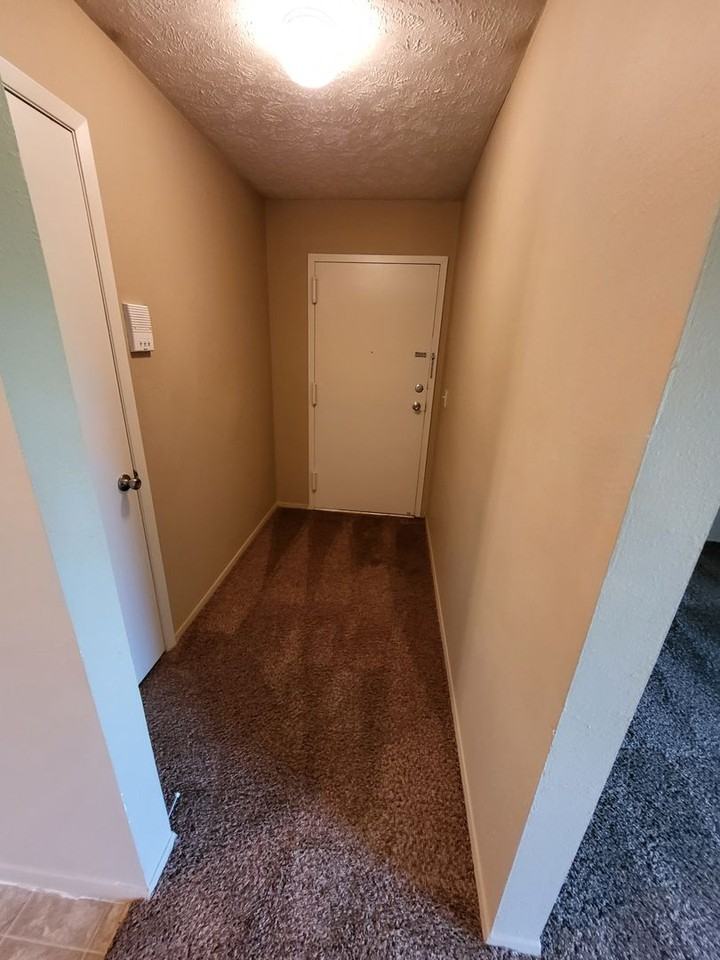 SHADOW RIDGE APARTMENTS - Photo 3 of 11
