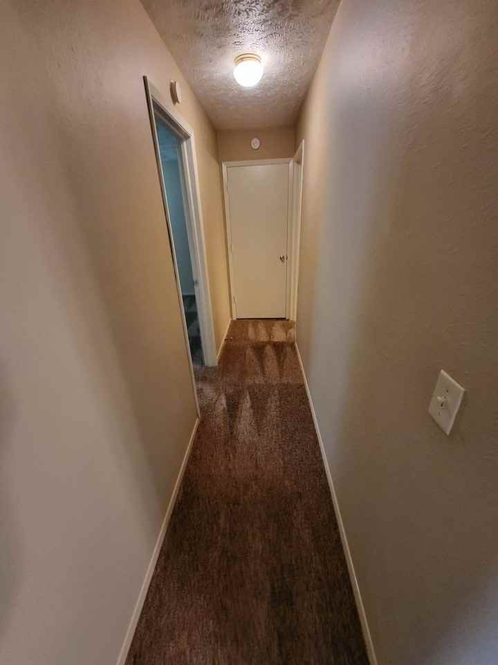 SHADOW RIDGE APARTMENTS - Photo 6 of 11