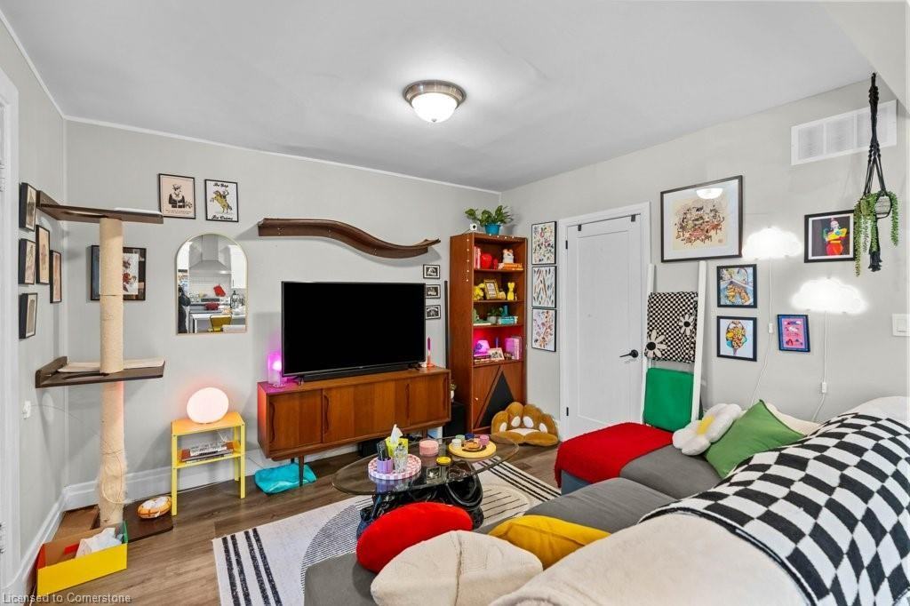 20 Holton Avenue South - Photo 4 of 10