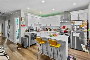 featured image of 20 Holton Avenue South