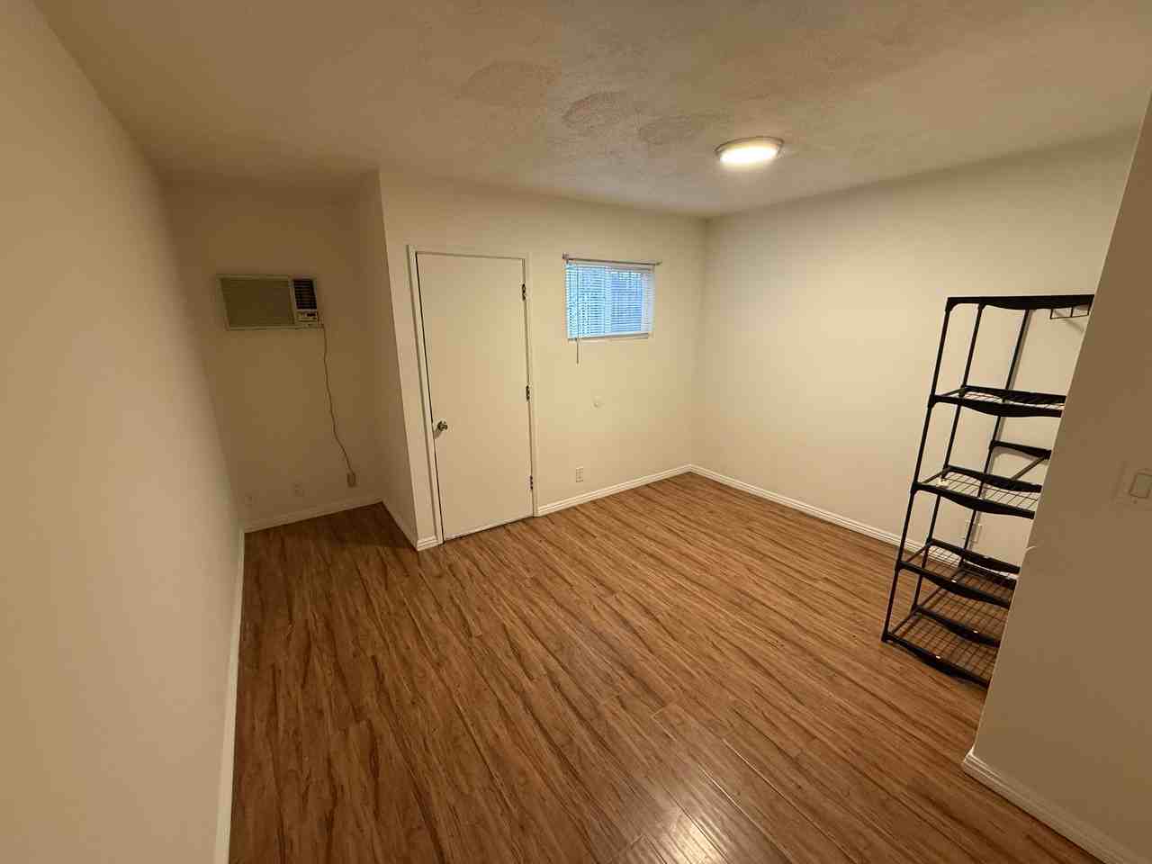 Yale Street Apartments - Photo 6 of 10