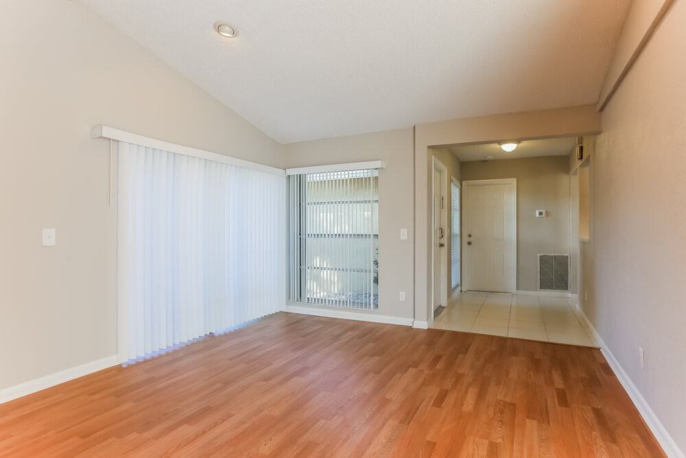 3731 Nw 114th Ave - Photo 5 of 16