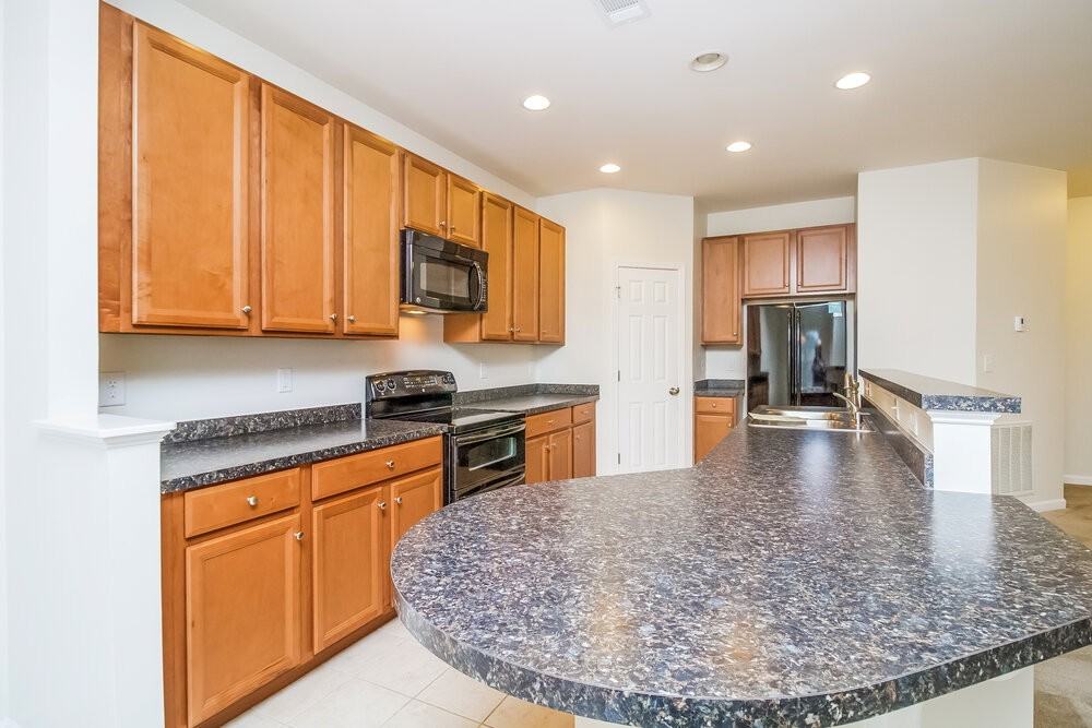 2017 Kingston Pl - Photo 6 of 15