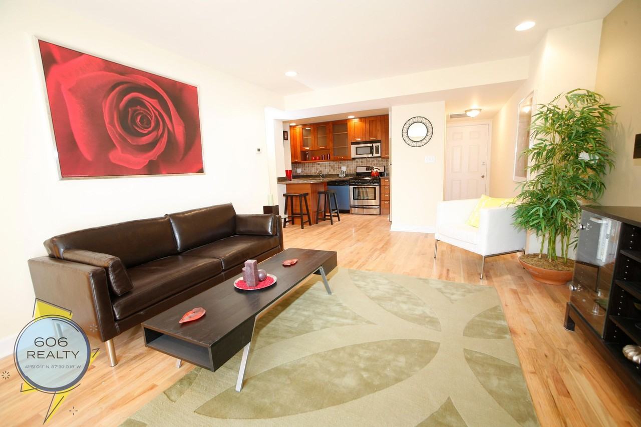 Condo Quality Apts One Block From Morse Red Line! - Photo 3 of 14