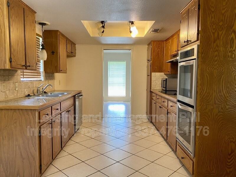 5714 Ardmore Dr - Photo 5 of 21
