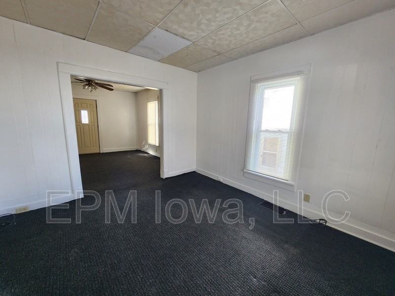 324 Ricker St - Photo 2 of 16