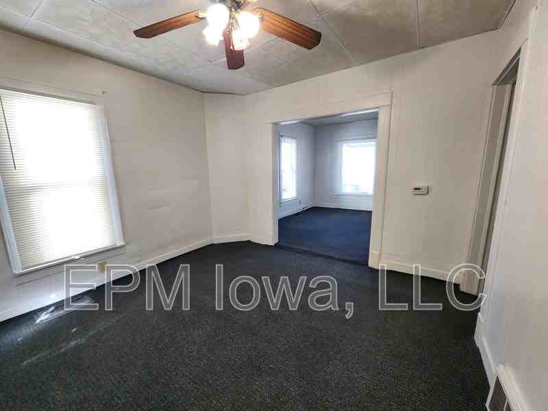 324 Ricker St - Photo 3 of 16