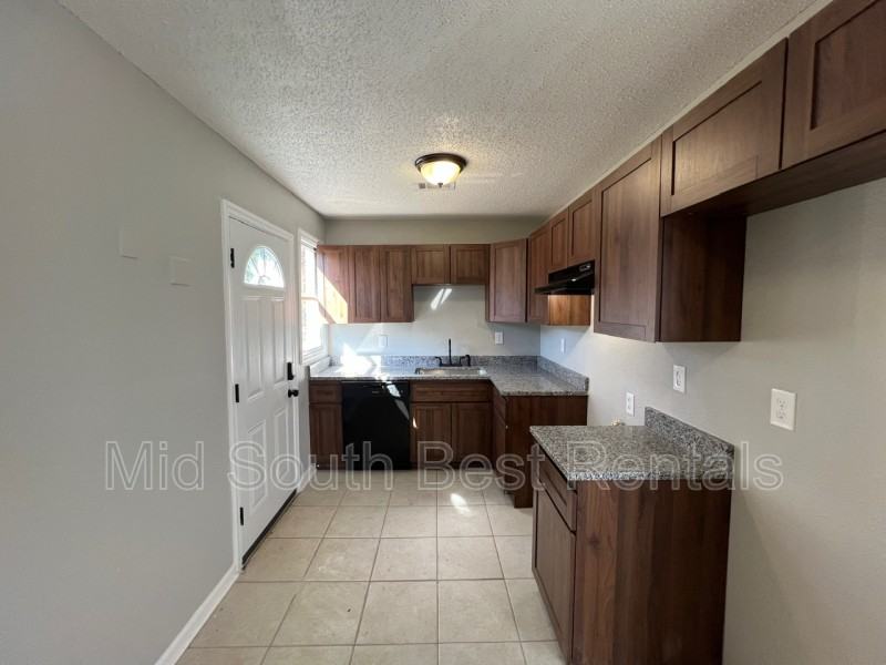 2453 Warren St - Photo 3 of 8