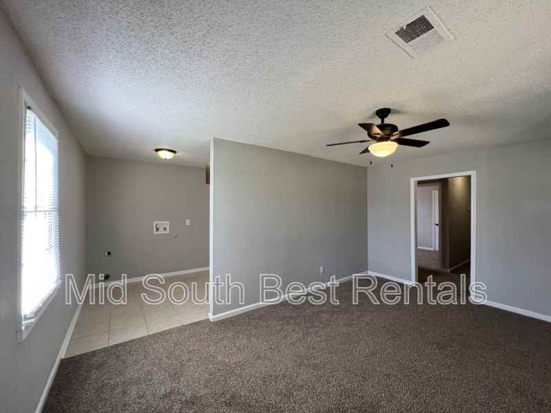 2453 Warren St - Photo 6 of 8