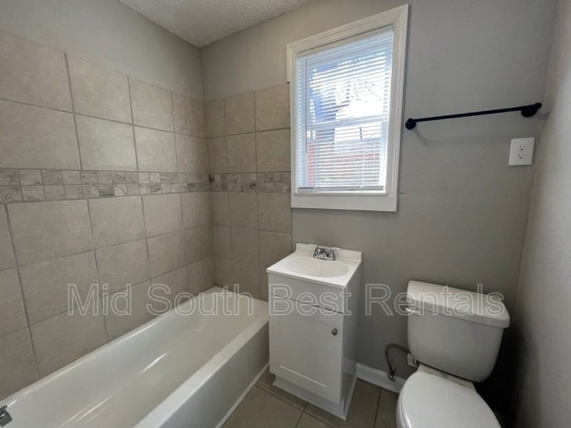 2453 Warren St - Photo 7 of 8