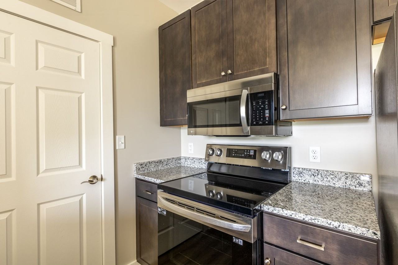 Druid Ave Apartments - Photo 4 of 11