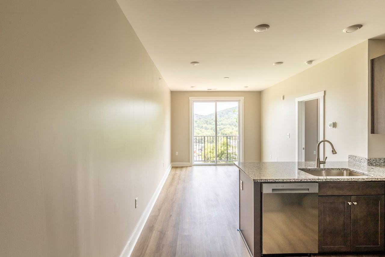 Druid Ave Apartments - Photo 6 of 11