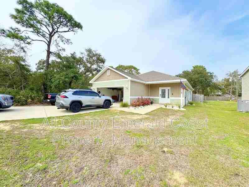 282 Magnolia St - Photo 3 of 47