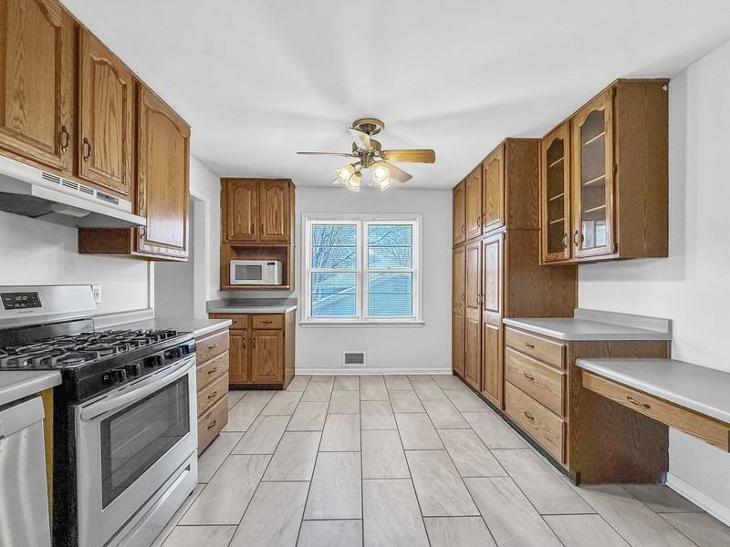 9413 E 27th St S - Photo 3 of 16